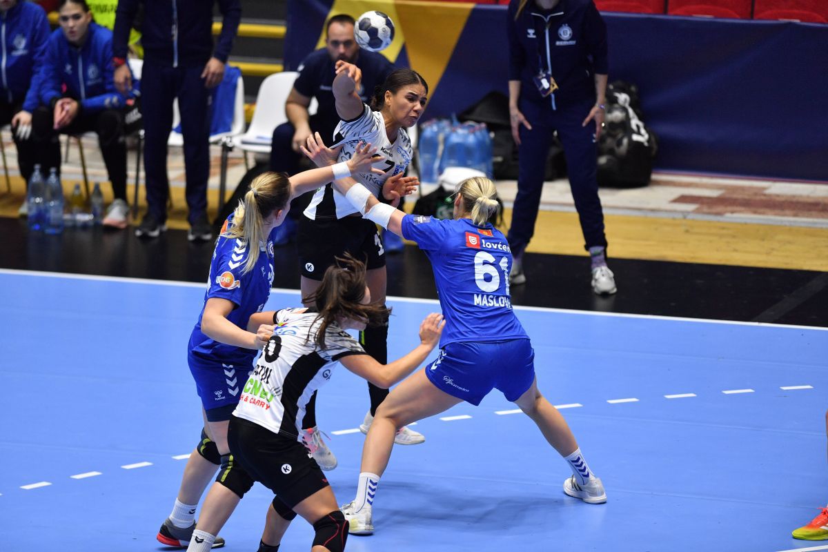 CSM București - Buducnost 30-22 » A treia victorie consecutivă în Liga Campionilor pentru „tigroaice”