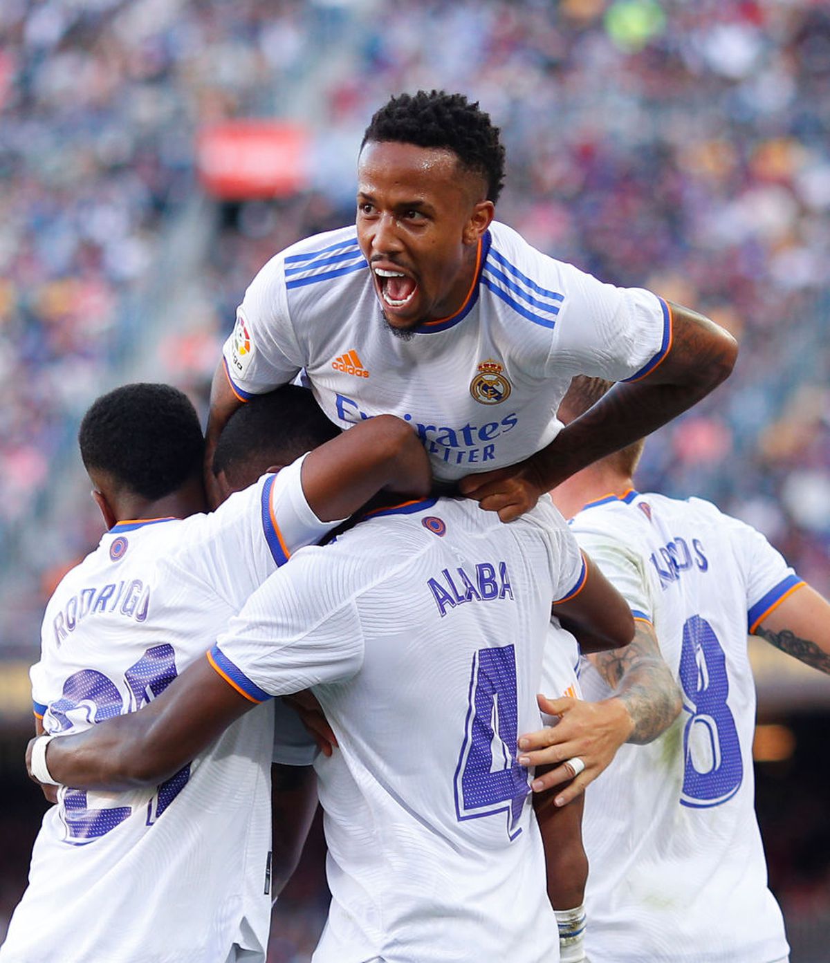 Imagini șocante după Barcelona - Real Madrid » Koeman, atacat de fanii catalanilor! Prima reacție