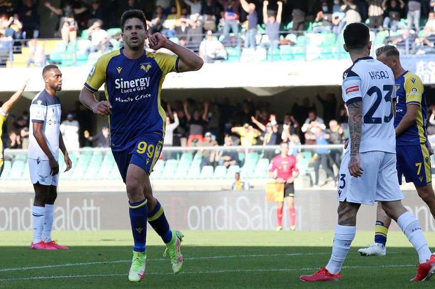Lazio, cu Ștefan Radu (35 de ani) integralist, a fost învinsă categoric pe terenul celor de la Verona, scor 1-4. Toate golurile gazdelor au fost marcate de Giovanni Simeone (26 de ani).