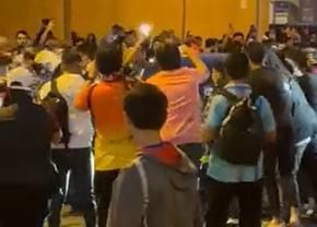 Imagini șocante după Barcelona - Real » Koeman, atacat de fanii catalanilor!