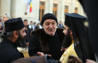 Cum a fost surprins Gigi Becali în pelerinajul de la moaștele Sfântului Dimitrie cel Nou