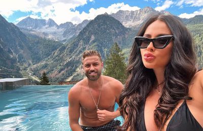 Cristi Pulhac și Raluca, imagini incendiare: „Ne-am îndrăgostit din nou!”