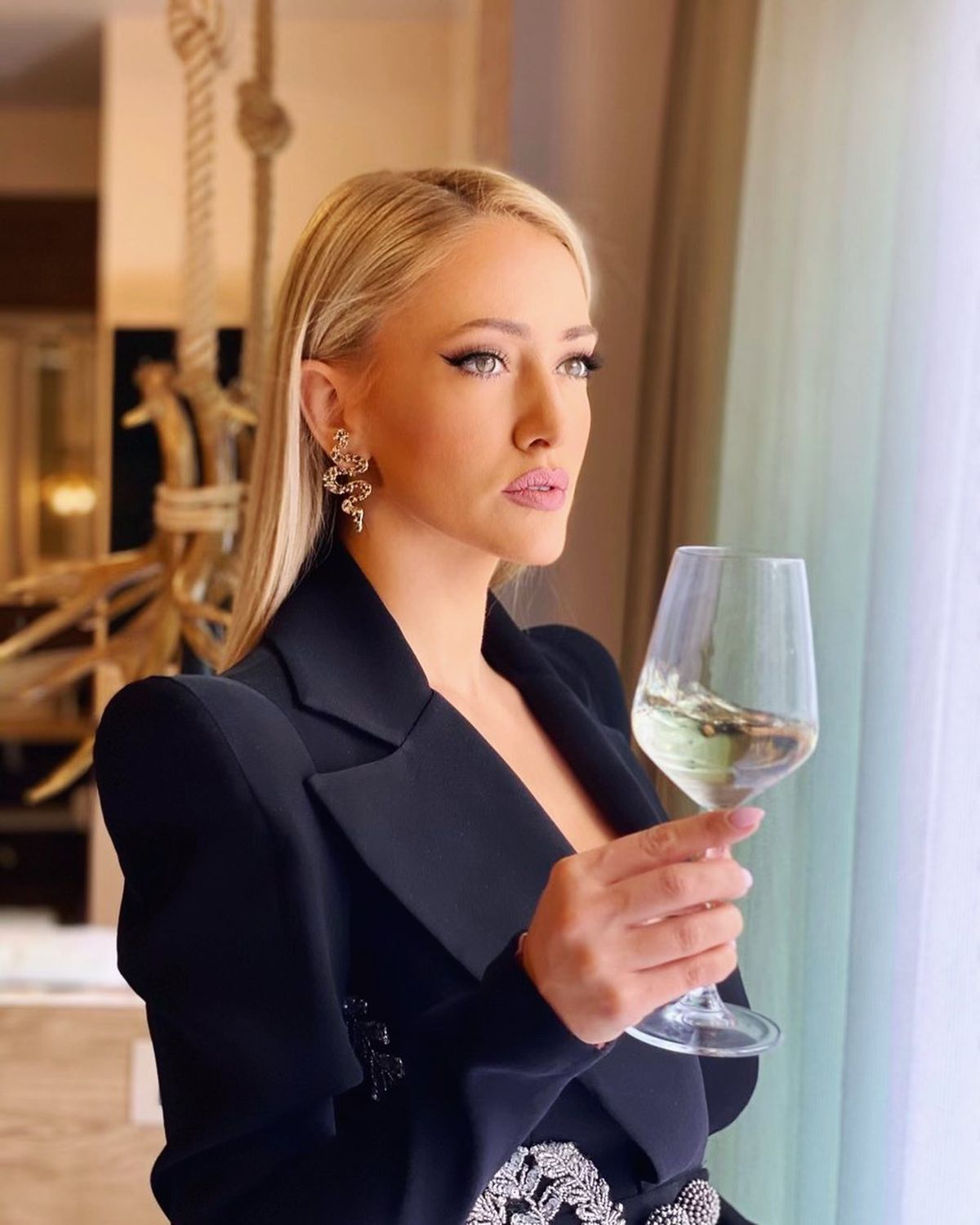 Iuliana Pepene - prezentatoare Antena 1