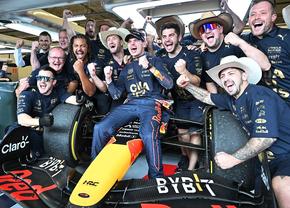 Red Bull, campioană la echipe în Formula 1 după victoria lui Max Verstappen pe COTA!