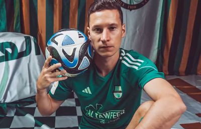 Scene de neînțeles în Qatar » Fostul campion mondial a ieșit de pe teren înaintea fluierului final