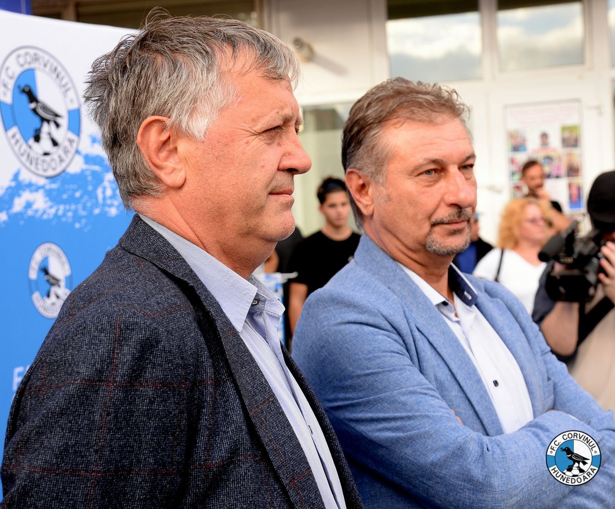 Corvinul Hunedoara și-a prezentat noul echipament și magazinul oficial