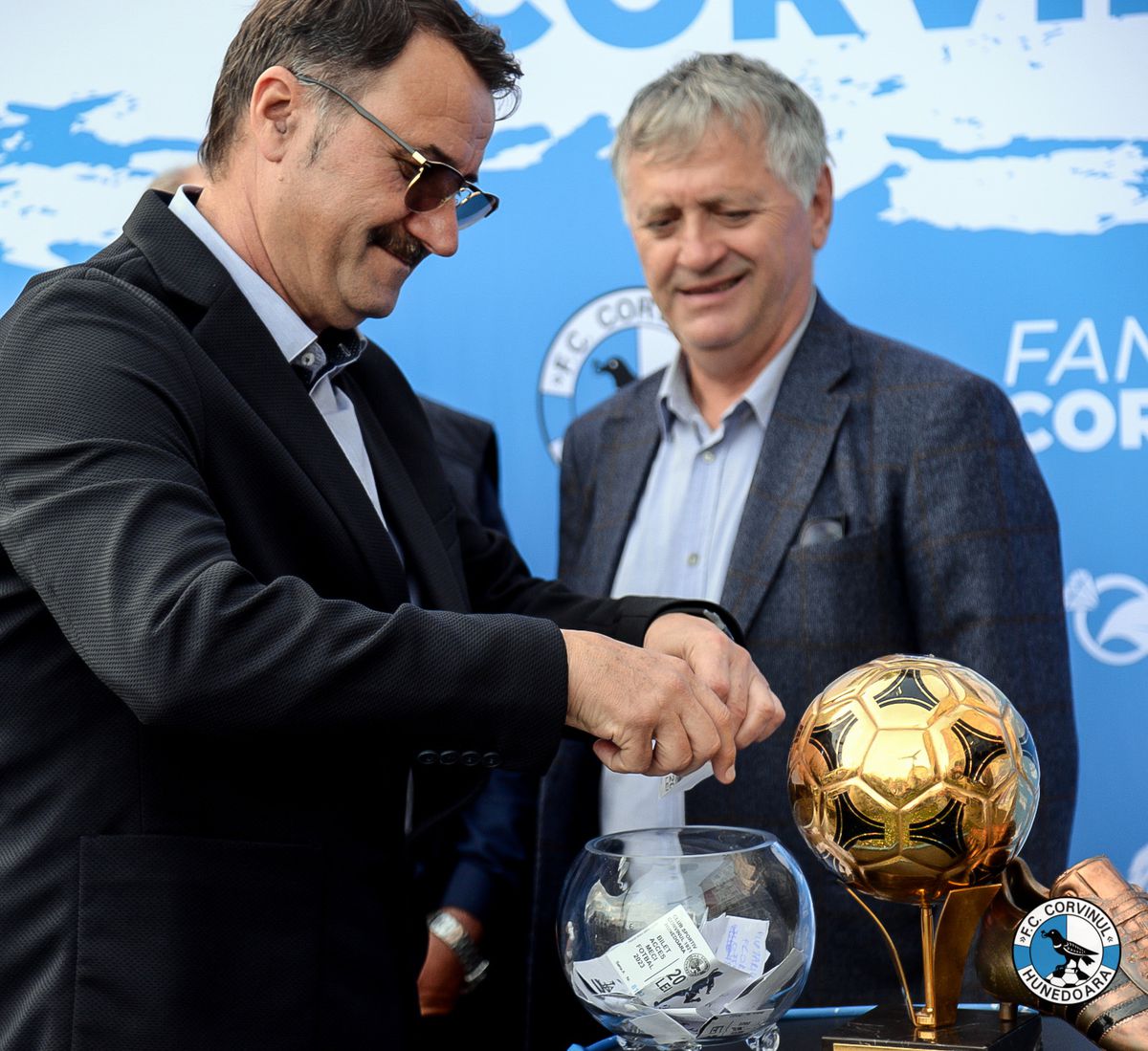 Corvinul Hunedoara și-a prezentat noul echipament și magazinul oficial