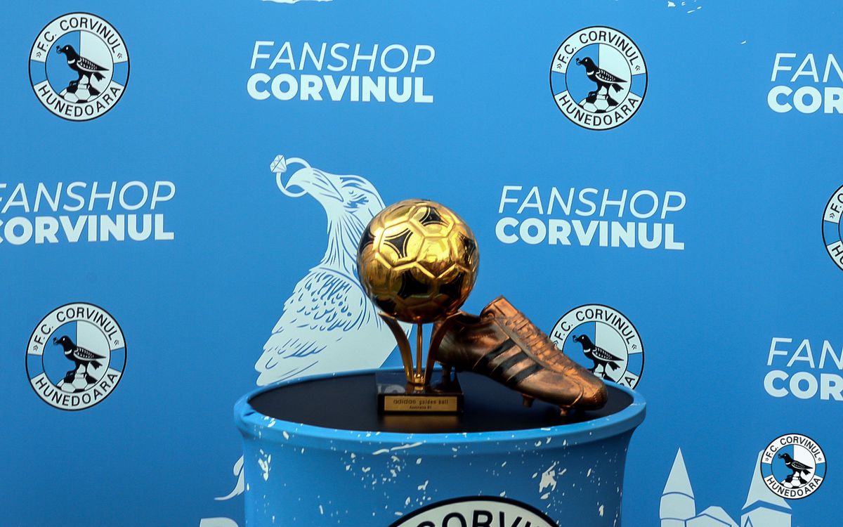 Corvinul Hunedoara și-a prezentat noul echipament și magazinul oficial