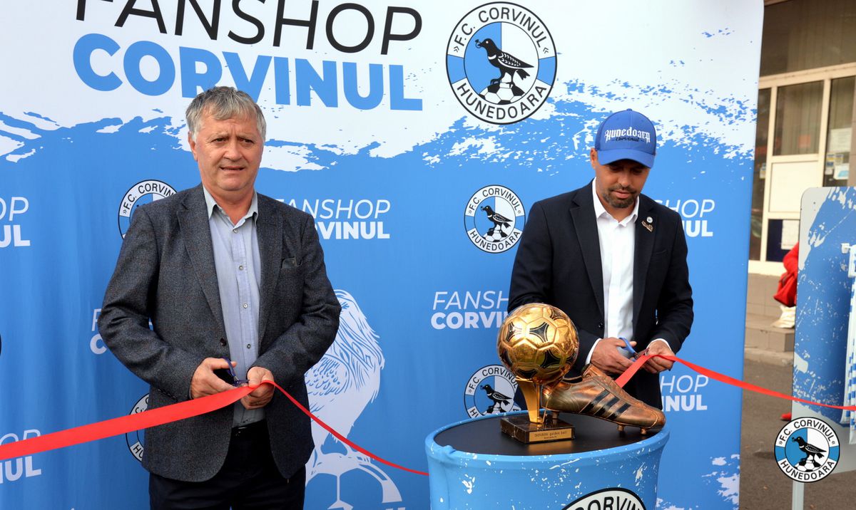 Corvinul Hunedoara și-a prezentat noul echipament și magazinul oficial