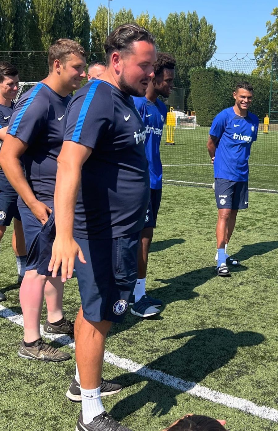 Român care a lucrat în ultimii 2 ani în academia lui Chelsea: „Importul de antrenori tineri străini e singura șansă pentru cluburile din România să se dezvolte și să crească jucători buni”