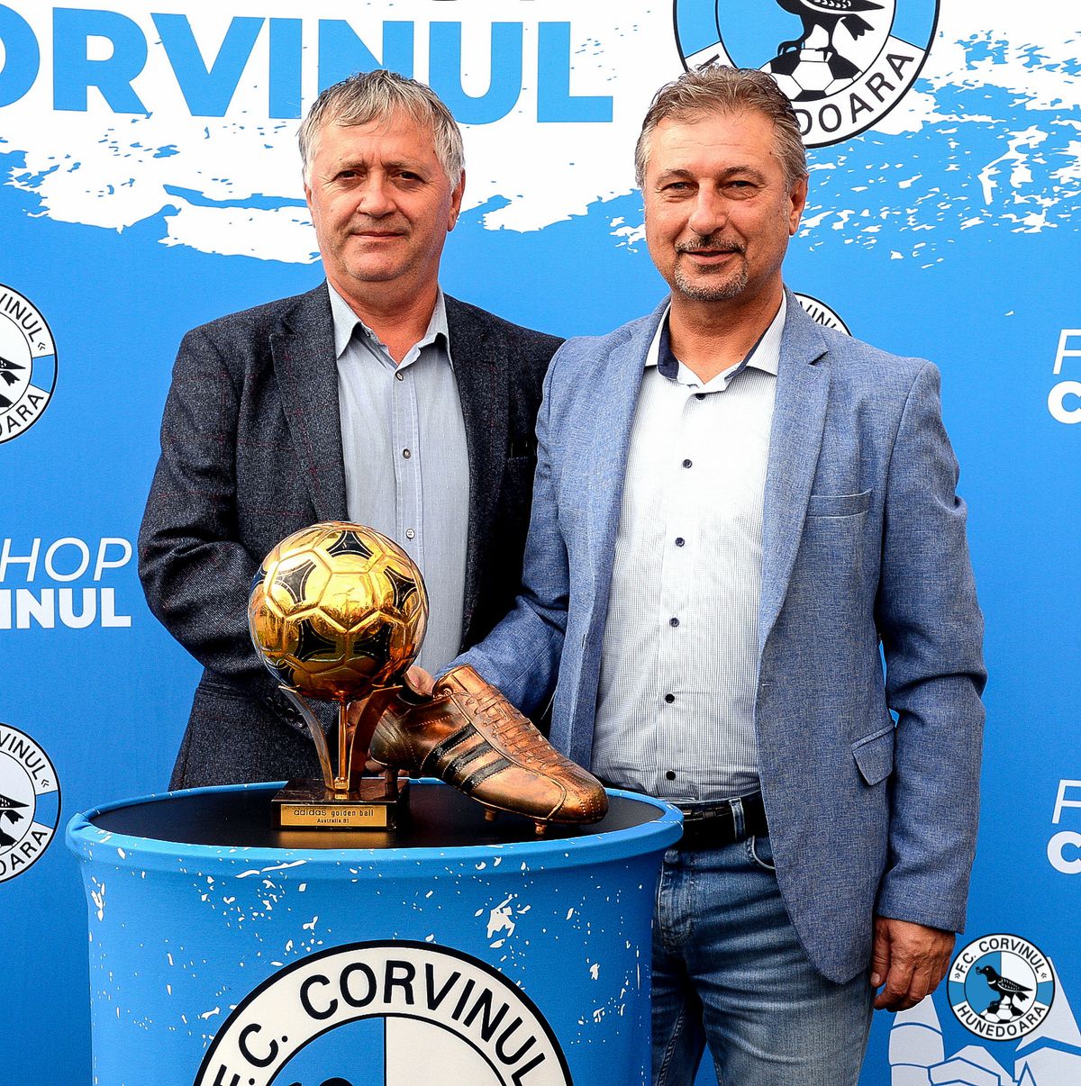 Corvinul Hunedoara și-a prezentat noul echipament și magazinul oficial