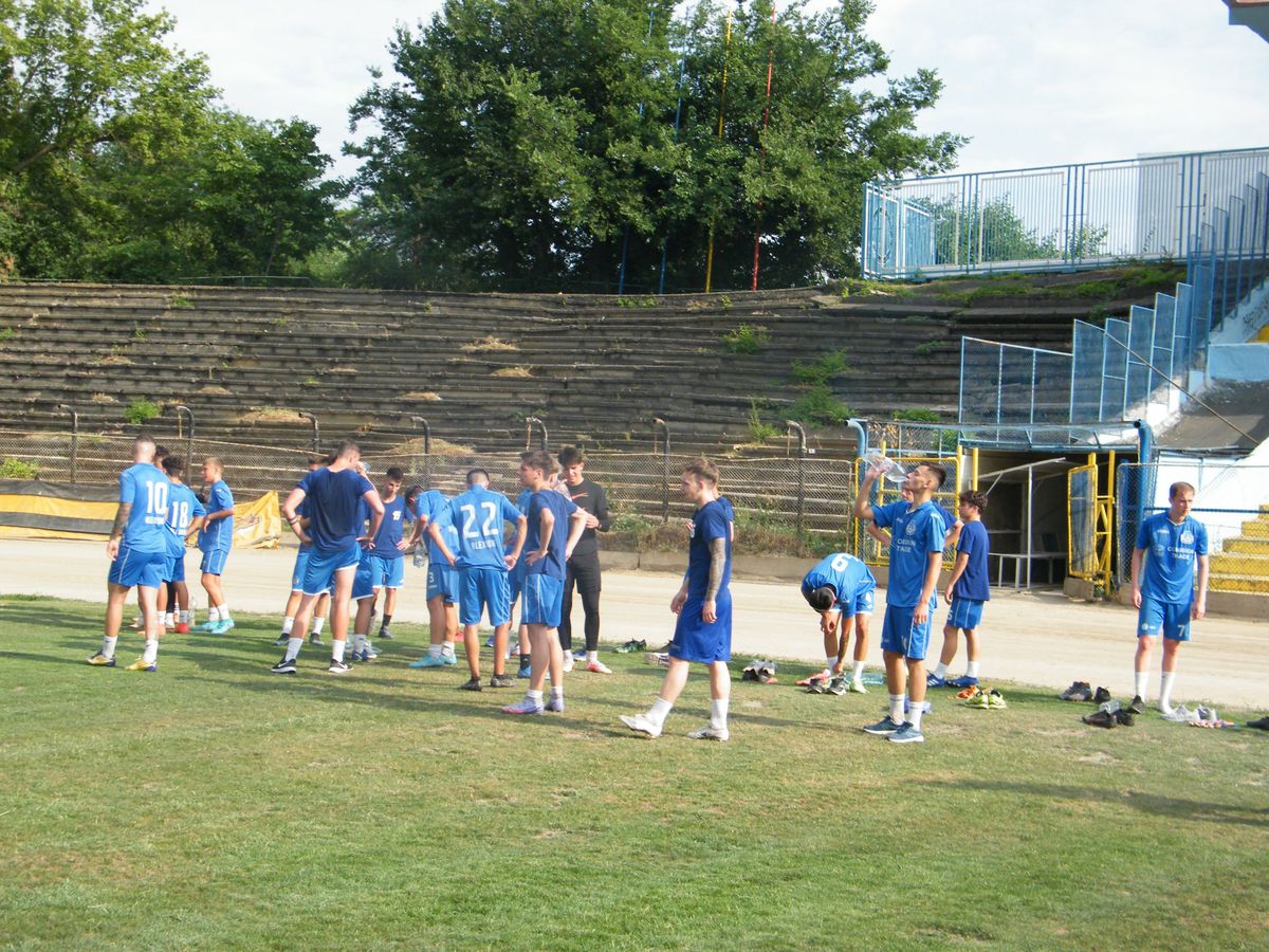 Stadion din Brăila, inundat la meciul cu Râmnicu Sărat