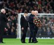 Manchester United l-a omagiat pe Sir Bobby Charlton