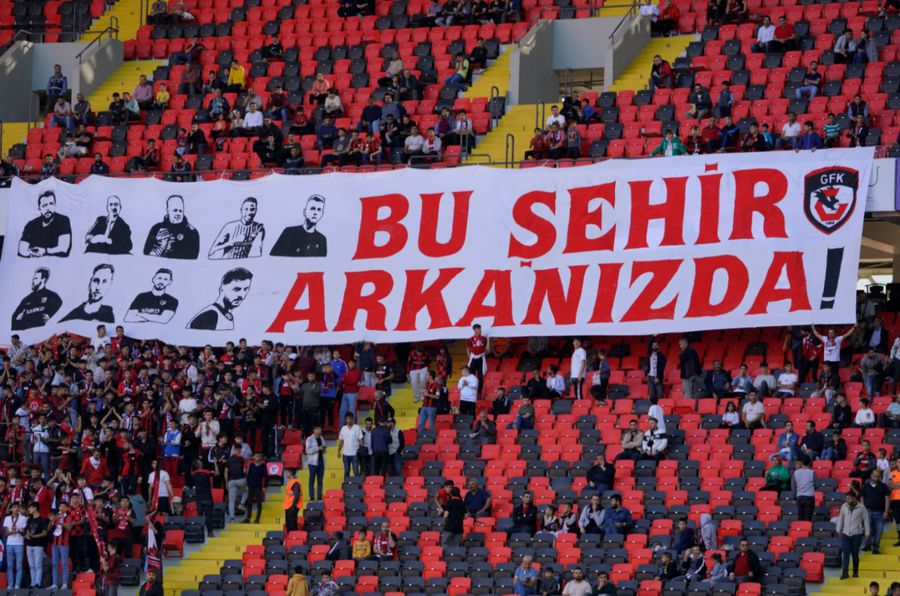 Românii de la Gaziantepspor, mesaj de susținere din partea suporterilor turci! Ultrașii l-au omis pe Florin Niță
