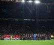 Momente emoționante în Champions League » Manchester United l-a omagiat pe Sir Bobby Charlton