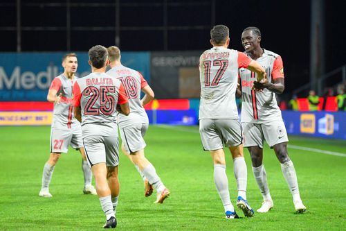 Joyskim Dawa, fundașul central de la FCSB, e căpitan în meciul cu Rangers în etapa a treia din grupa unică de Europa League/ foto Imago Images