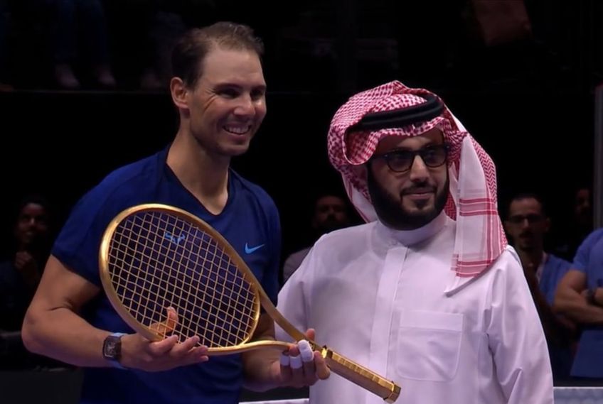 Înainte să se retragă oficial din tenis în luna noiembrie, Rafael Nadal (38 de ani) a jucat două meciuri la competiția demonstrativă „Six Kings Slam”, la finalul căreia saudiții l-au premiat cu o rachetă de aur care costă o adevărată avere.