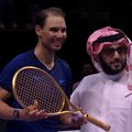 Înainte să se retragă oficial din tenis în luna noiembrie, Rafael Nadal (38 de ani) a jucat două meciuri la competiția demonstrativă „Six Kings Slam”, la finalul căreia saudiții l-au premiat cu o rachetă de aur care costă o adevărată avere.