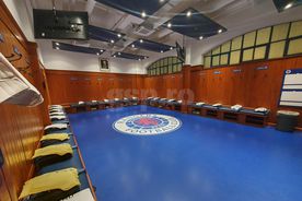 Gazeta a intrat în vestiarele miticului „Ibrox Park” » Detaliul istoric din camera lui Rangers, locul lui Ianis Hagi și cum arată acum cabina FCSB