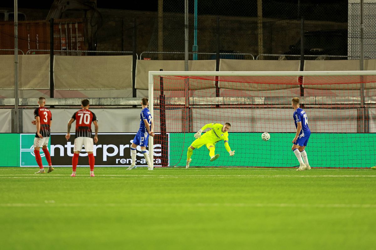 Direct în istorie! Echipa din Gibraltar a învins campioana și a ȘOCAT Europa