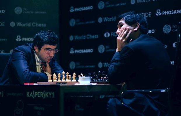 Scandalul din lumea șahului escaladează » Campionul mondial răspunde acuzațiilor: „Primesc amenințări zilnic! Fiul meu a avut o cădere nervoasă”