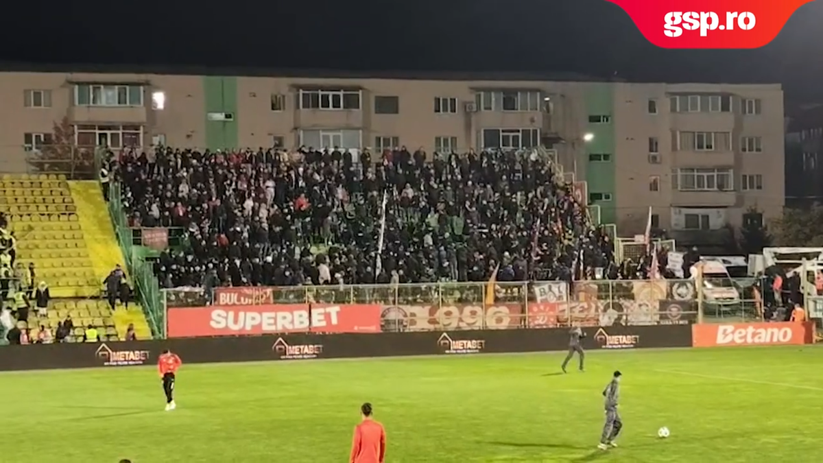 Bătaie între dinamoviști la Mioveni » De ce au intrat jandarmii în sectorul oaspeților