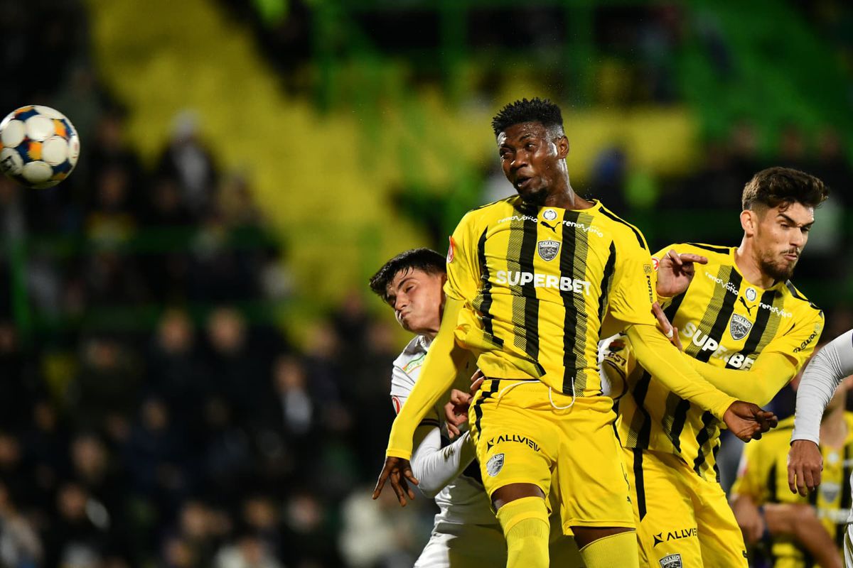 Dinamoviștii sunt pregătiți pentru cel mai ciudat meci din istoria fotbalului românesc: „Să știți că e o diferență”