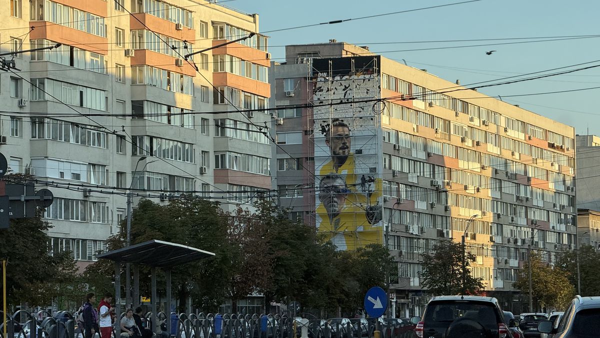 Eroii sportului românesc prind viață pe ziduri: Nicolae Stanciu, Radu Drăgușin și Nadia Comăneci, în picturi murale spectaculoase