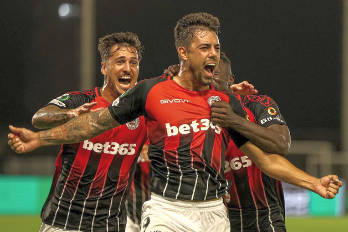 Direct în istorie! Echipa din Gibraltar a învins campioana și a ȘOCAT Europa