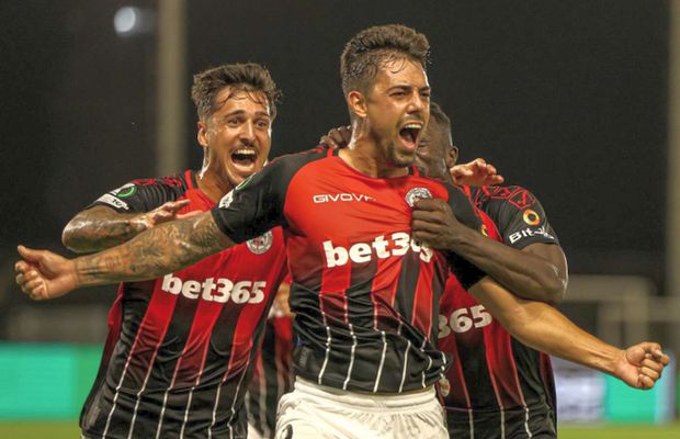 Direct în istorie! Echipa din Gibraltar a învins campioana și a ȘOCAT Europa