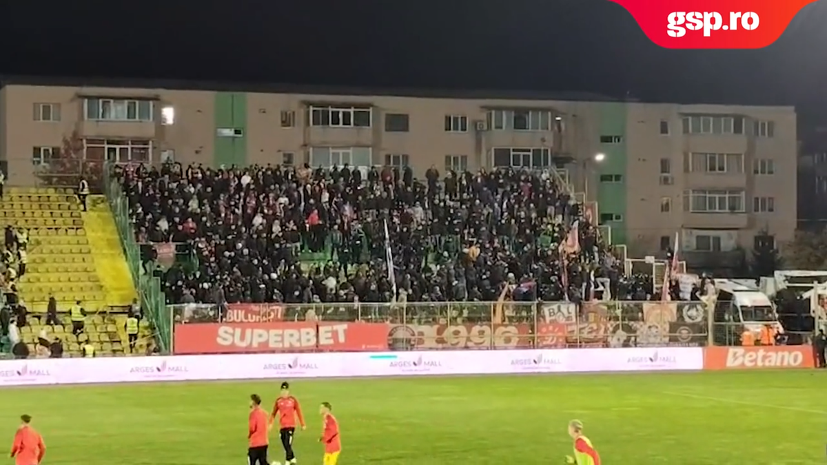 Bătaie între dinamoviști la Mioveni » De ce au intrat jandarmii în sectorul oaspeților