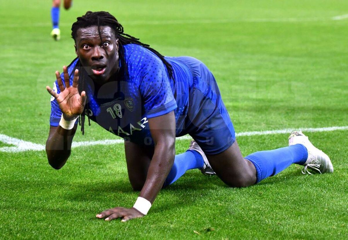 URAWA RED DIAMONDS - AL HILAL 0-2 // Corespondență GSP din Japonia / VIDEO + FOTO Bafetimbi Gomis e la picioarele lui Răzvan Lucescu: „Vreau să spun ceva referitor la antrenorul nostru în fața tuturor”