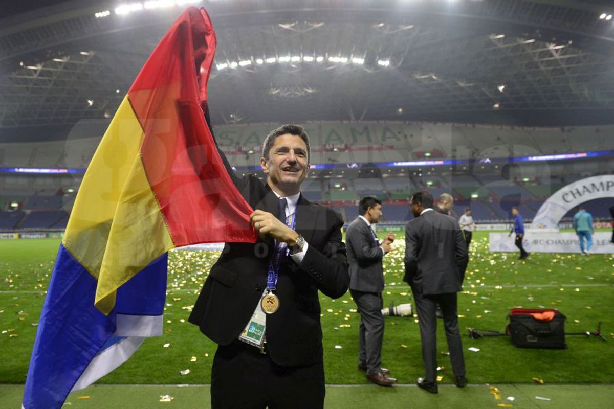 URAWA RED DIAMONDS - AL HILAL 0-2 // Reportaj din Japonia » FOTO + VIDEO Cum au trăit trimișii GSP în Japonia succesul lui Răzvan Lucescu: „Diferenţa dintre ziarist şi antrenor” :))