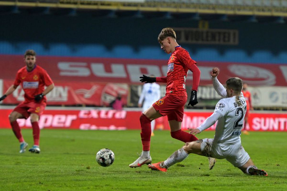 Revoltă la CS Universitatea Craiova, după penalty-ul inventat pentru FCSB: „Mi-a spart retina! O avem grea anul ăsta”