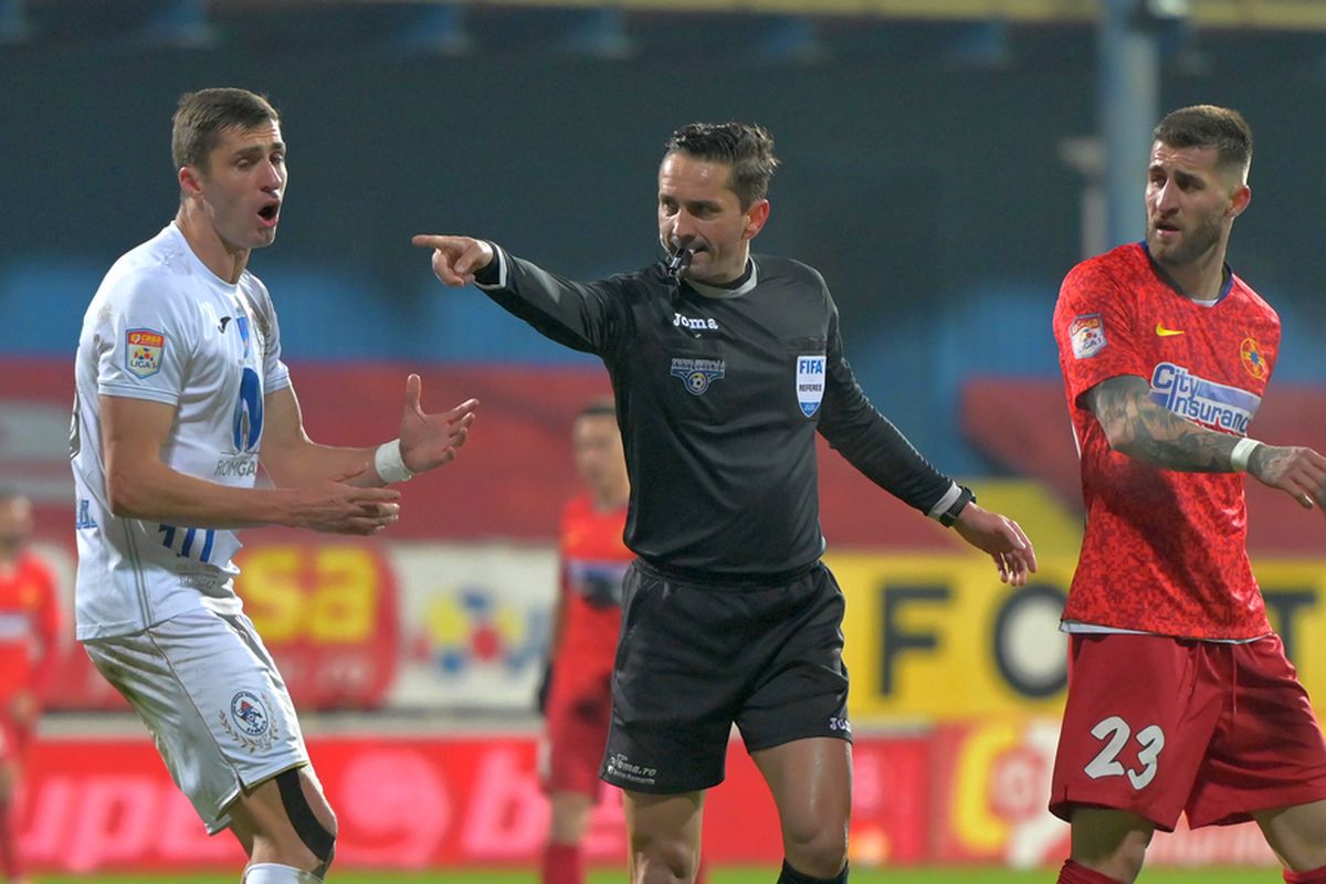 EXCLUSIV. Cine a strigat „hoții” a supus arbitrii: FCSB e noua favorită a „fluierașilor”! Craiova, cea mai dezavantajată!