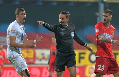 EXCLUSIV. Cine a strigat „hoții” a supus arbitrii: FCSB e noua favorită a „fluierașilor”! Craiova, cea mai dezavantajată!