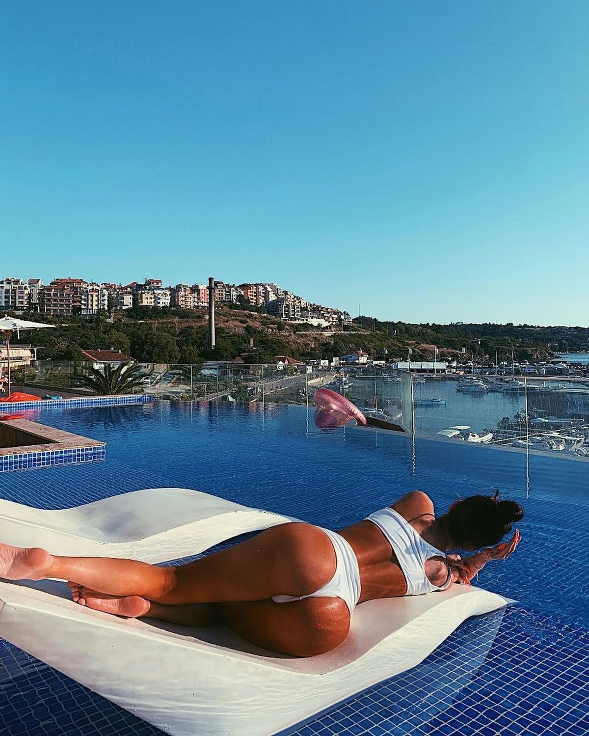 FOTO Gabriela încinge atmosfera în grupa CFR-ului din Europa League! Cine e norocosul iubit al modelului