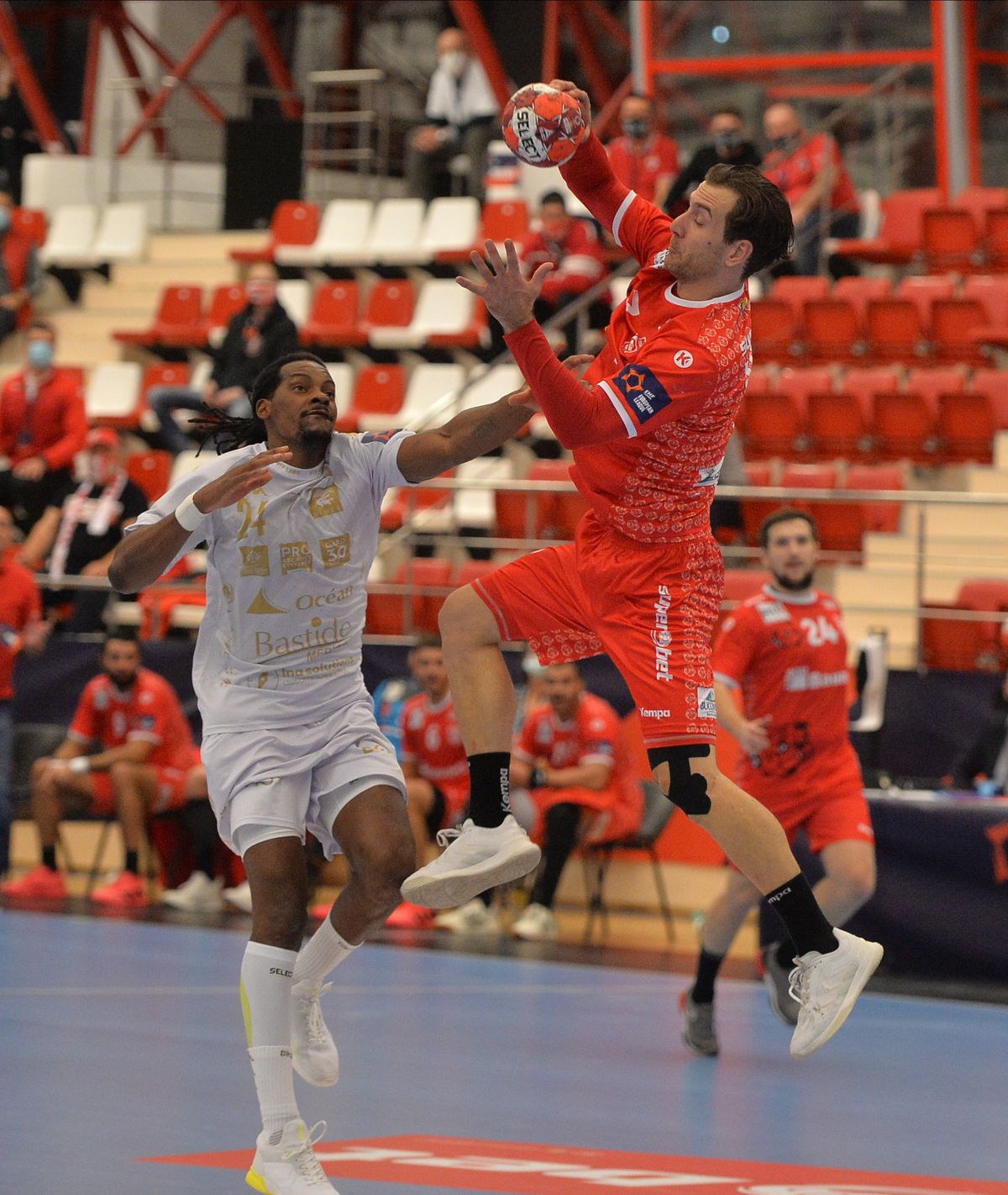 Dinamo-USAM Nîmes 29-27