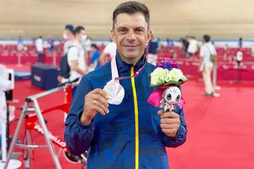 Eduard Novak (45 de ani), Ministrul reconfirmat al Sportului, vrea să înființeze proiectul „Liga de Aur”, prin care speră să aducă „8-9-10 medalii la Jocurile Olimpice de la Paris”.