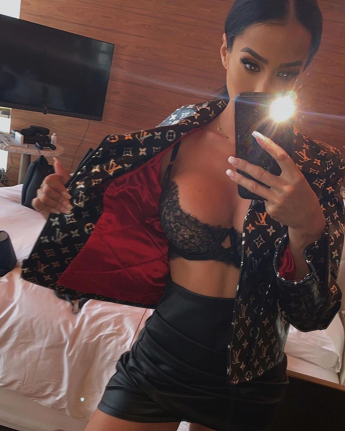 „Am înnebunit?! NU l-am călcat cu mașina!” » Acuze incredibile la adresa iubitei fostului star de la Real Madrid