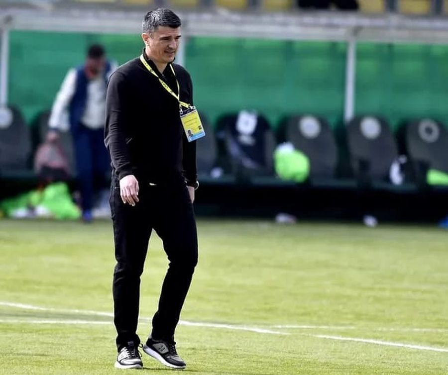 Octavian Benga, noul antrenor de la Viitorul Pandurii Tg. Jiu A câștigat, dar a fost dat afară din Liga 2 » Fostul antrenor de la CS Universitatea Craiova i-a luat locul