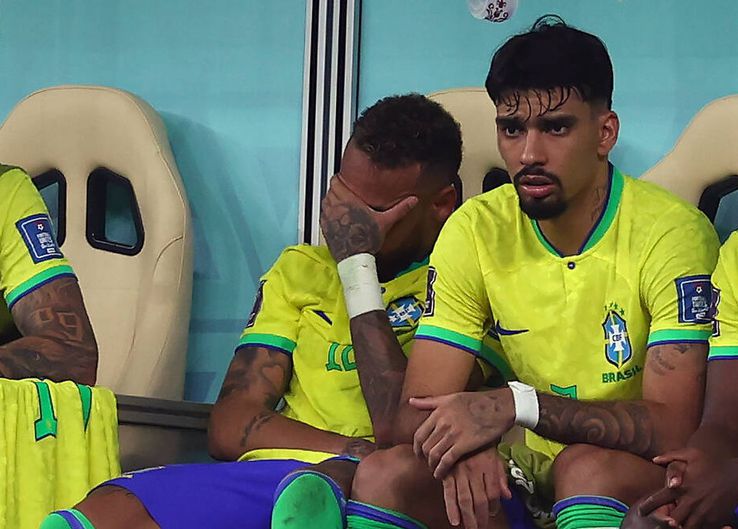Neymar, în lacrimi pe bancă la Brazilia - Serbia. Foto: Imago