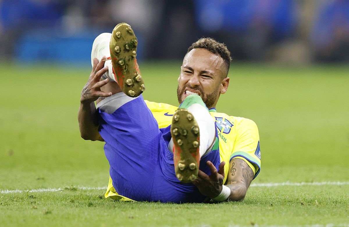 Brazilia e în alertă: Neymar, în lacrimi pe bancă! A părăsit terenul și a acuzat dureri, după ce a fost „vânat” de sârbi