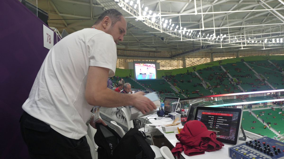 Ce l-a impresionat și ce l-a șocat la Mondial pe Emil Hossu-Longin: „Merită toți banii!” » Reportaj GSP pe stadion, la postul lui de comentator TVR