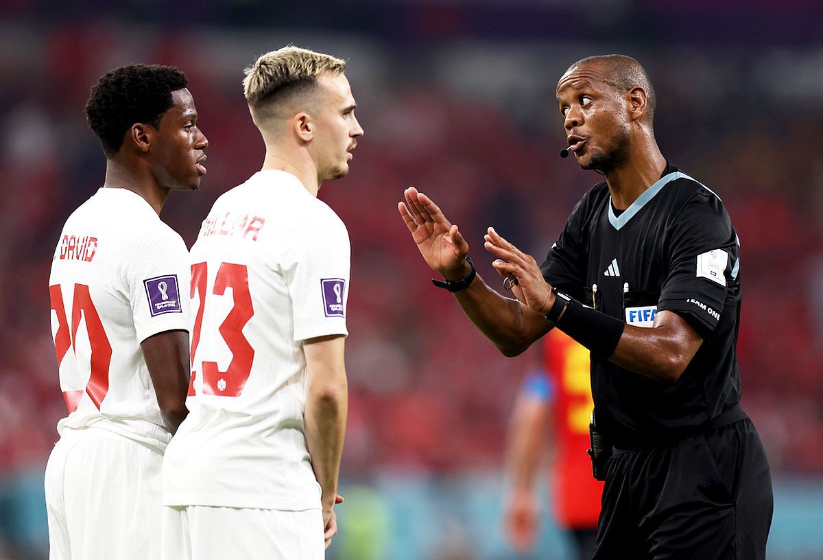 Arbitrul suspendat pentru corupție i-a șocat pe Fabregas și Bernardeschi, cu prestația de la Mondial: „Nu e posibil așa ceva! O nedreptate”