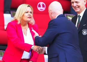 Sfidat de ministrul german, Infantino e mitraliat de un nume imens de la Bayern: „E un dezastru, Federația trebuia să-l pună la punct”