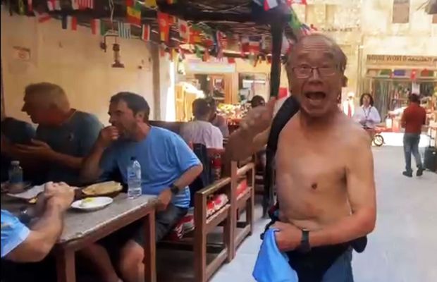 Reporterii GSP au surprins încă un gest de fair-play al japonezilor la Campionatul Mondial » Moment superb în piața veche din Doha