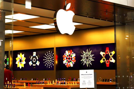 Gigantul Apple, interesat să investească la Manchester United