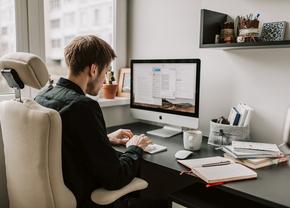 ”Terapie” prin cursuri de programare online. Mentoratul care îți schimbă atât viața profesională, cât și personală