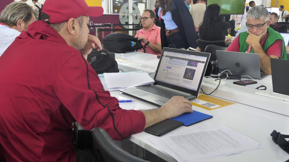 Ce l-a impresionat și ce l-a șocat la Mondial pe Emil Hossu-Longin: „Merită toți banii!” » Reportaj GSP pe stadion, la postul lui de comentator TVR